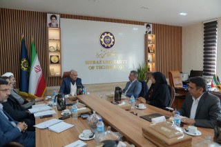 بازدید مشاور رئیس سازمان امور دانشجویان از مجموعه غذاخوری‌ها و بررسی الگوی نوین تغذیه دانشجویی در دانشگاه صنعتی شیراز